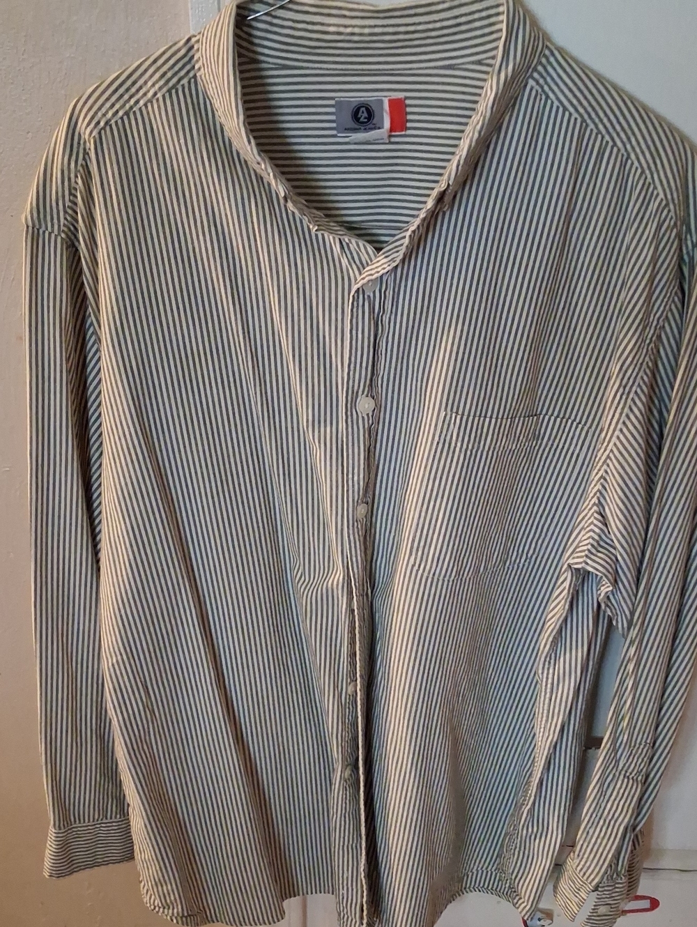 Arizona Jean Company Blue and White Striped Men's Button-Down Shirt